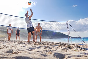 Voley playa Art Surf Camp