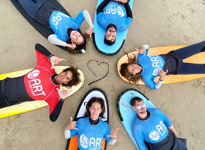 ERLEBE EINZIGARTIGE MOMENTE IM ARTSURFCAMP – DEM BESTEN SURFCAMP FÜR ERWACHSENE IN SPANIEN