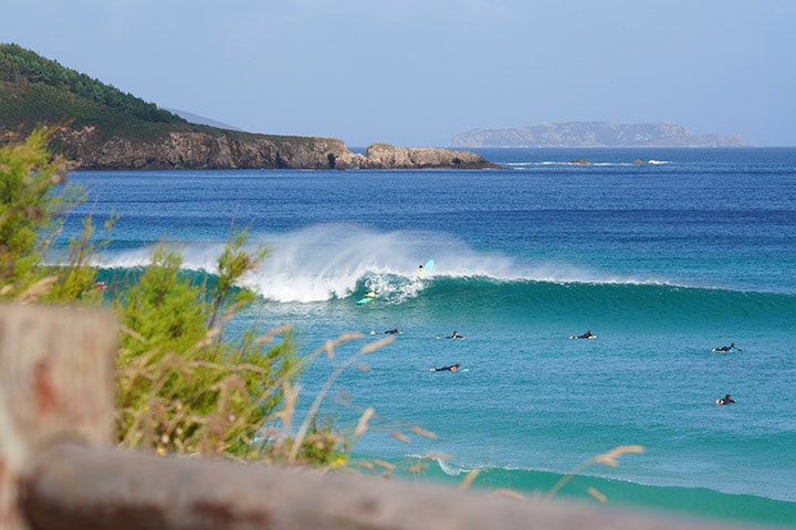 ENTDECKE DAS BESTE SURFCAMP FÜR ERWACHSENE IN A CORUÑA, GALICIEN