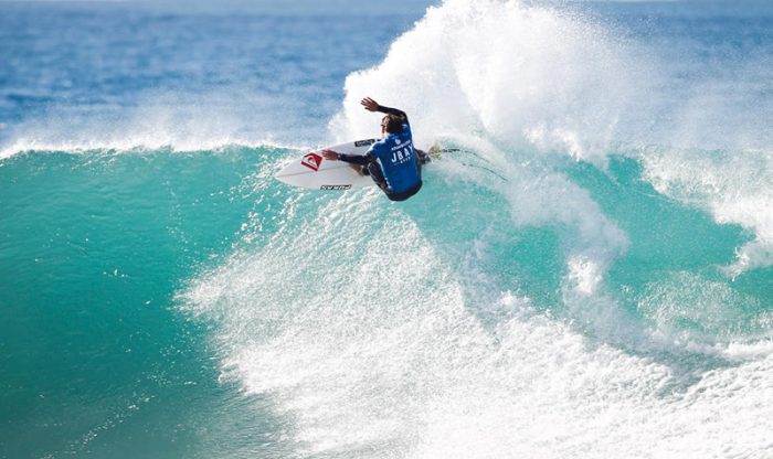 Aritz Aranburu Se Clasifica Para El WCT En Hawaii, ART SURF CAMP