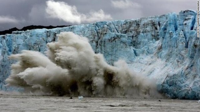 Surfing En El Glaciar De Alaska