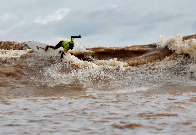 Surf Pororoca, Amazonas, Brasil