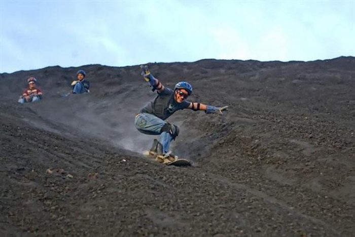 Surf Extremo: Surfeando En Un Volcán