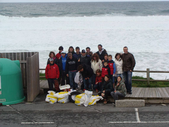 Fotos Iniciativas Oceánicas 2010 – Limpieza De La Playa De Razo