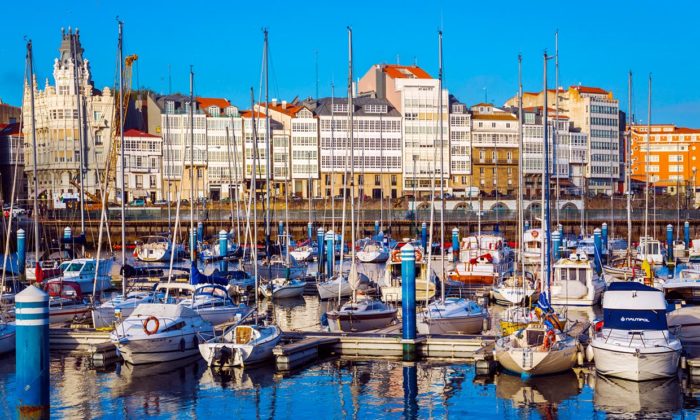 Razones Para Venir a Surfear a Coruña