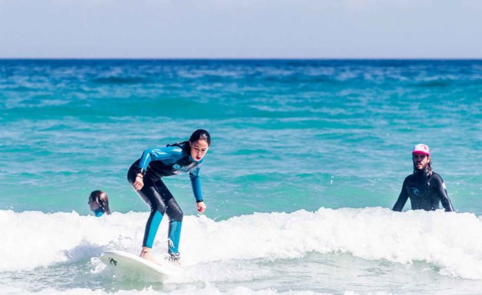 Puesta En Pie Perfecta En La Tabla De Surf