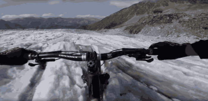 ¡Kilian Bron Desciende En Mountain Bike Por Los Glaciares Del Mont Blanc!
