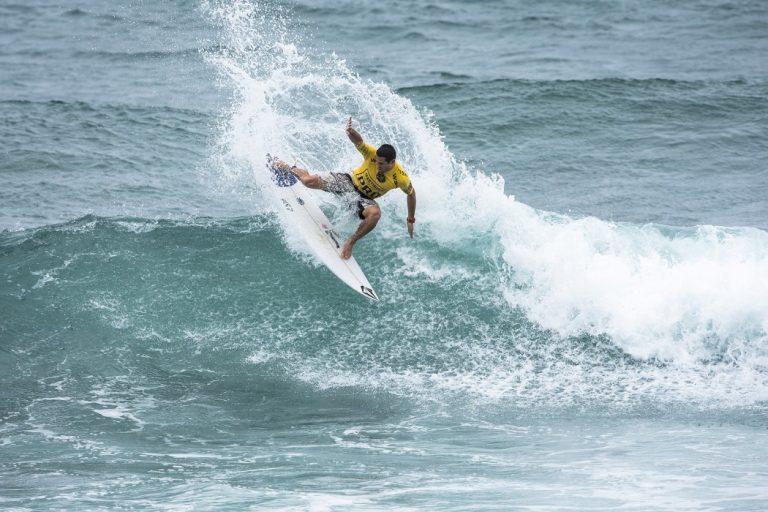 Gony Zubizarreta Se Clasifica De 8 En El Circuito Mundial de Surf