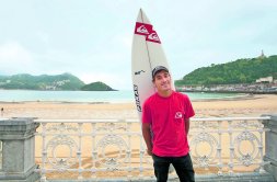 Aritz Aramburu hace historia En El Billabong Pro Teahuppo, Tahiti