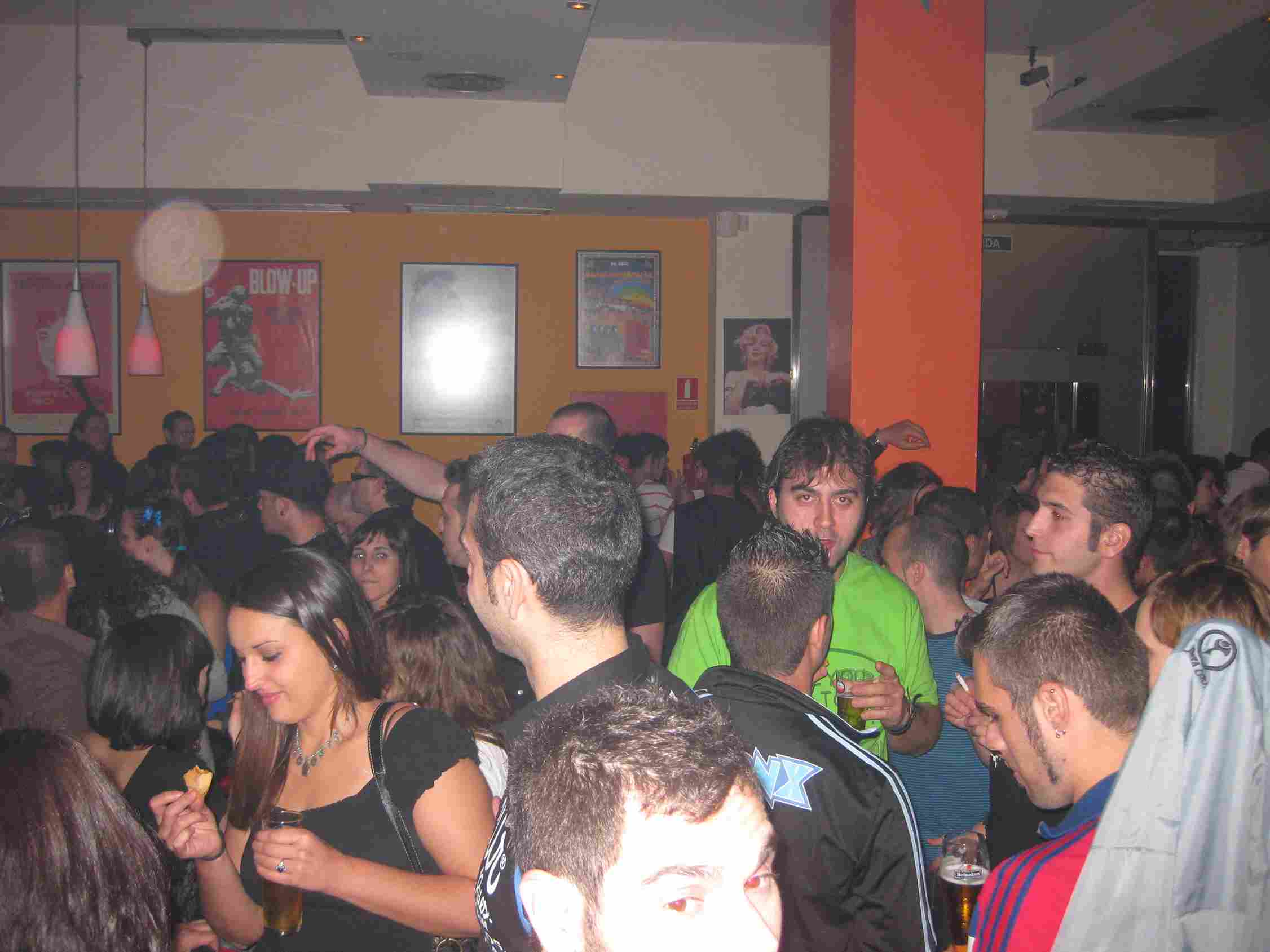 Fiesta Barbacoa Surfera De Primavera Con Barra Libre