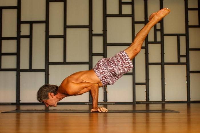 111001_gerrylopez-yoga_116 yoga y surf