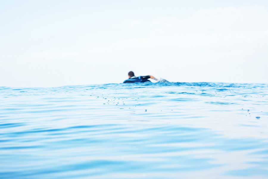 La Guardia De Costas Escocesa Encuentra a Un Surfista Que Estuvo Solo En El Mar Más De 30 Horas