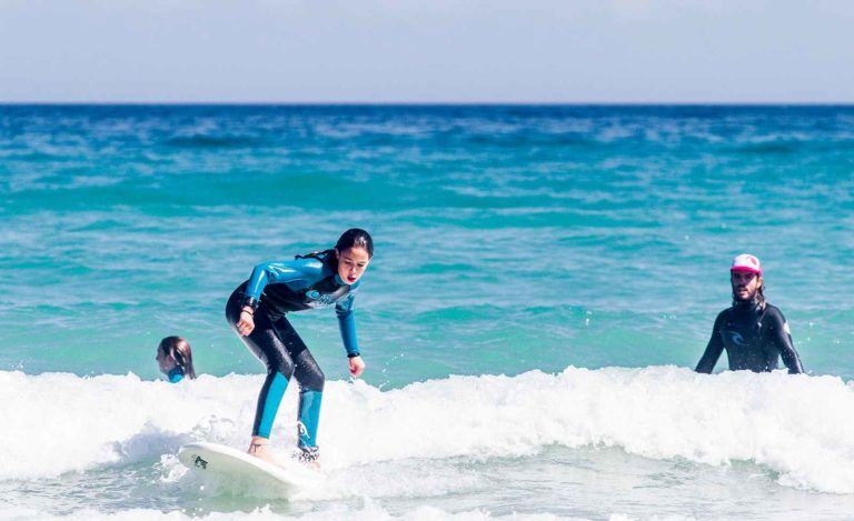 Puesta En Pie Perfecta En La Tabla De Surf